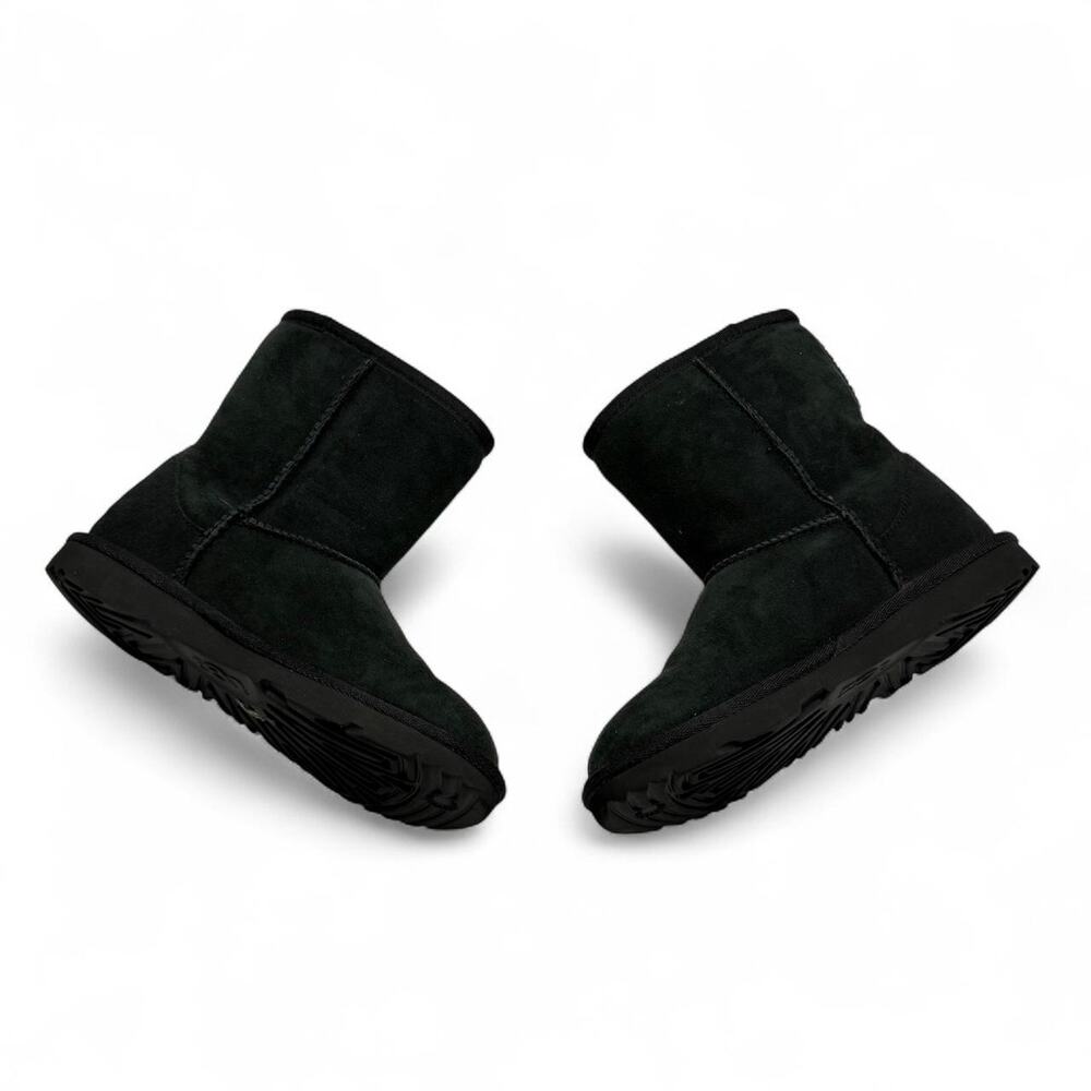 Classic Black UGG shirt boots  kids  size  2